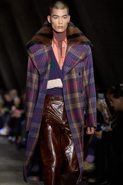 Look 46